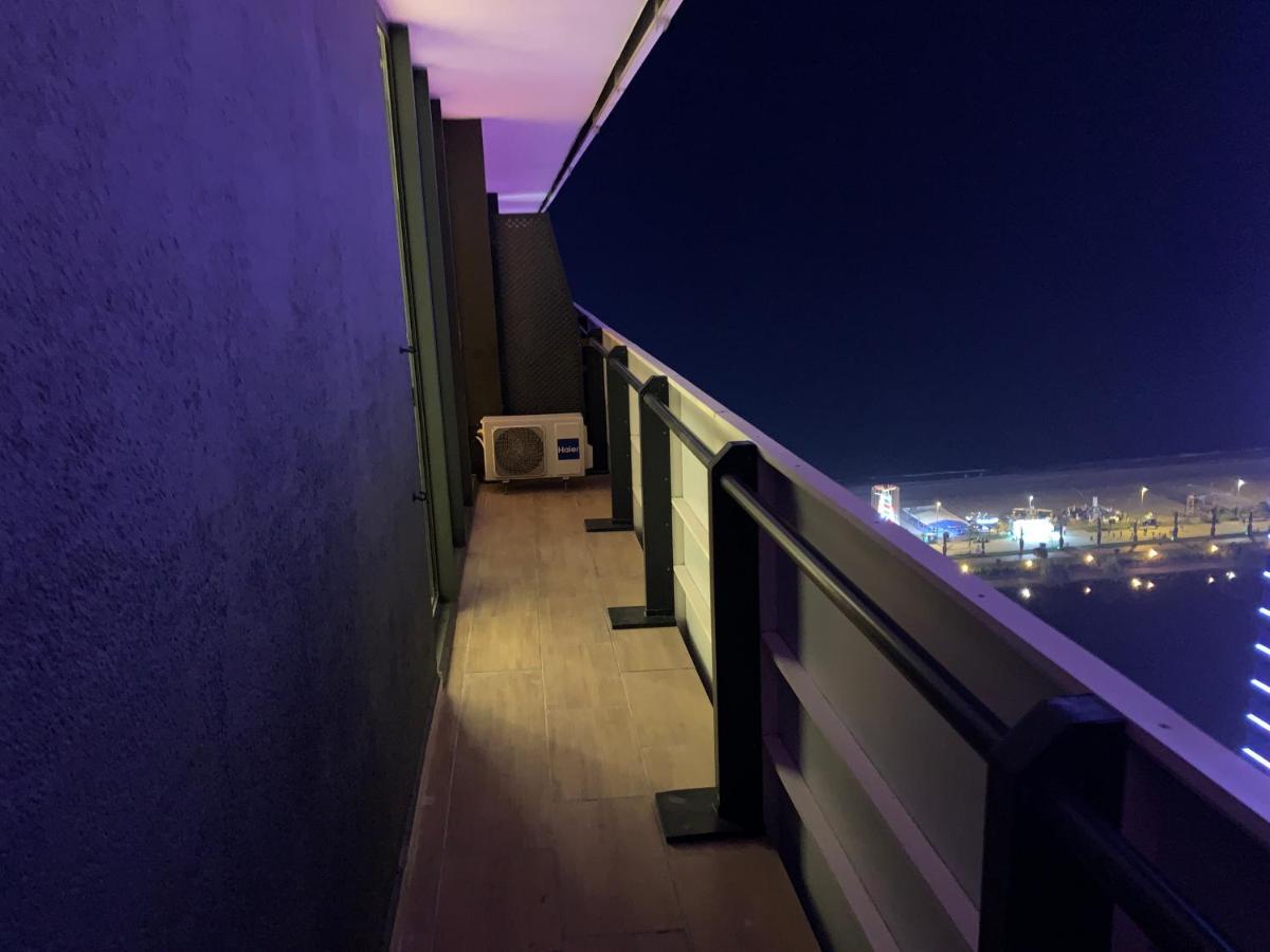 Vip Aparthotel Orbi City Sea View Batumi Exterior photo