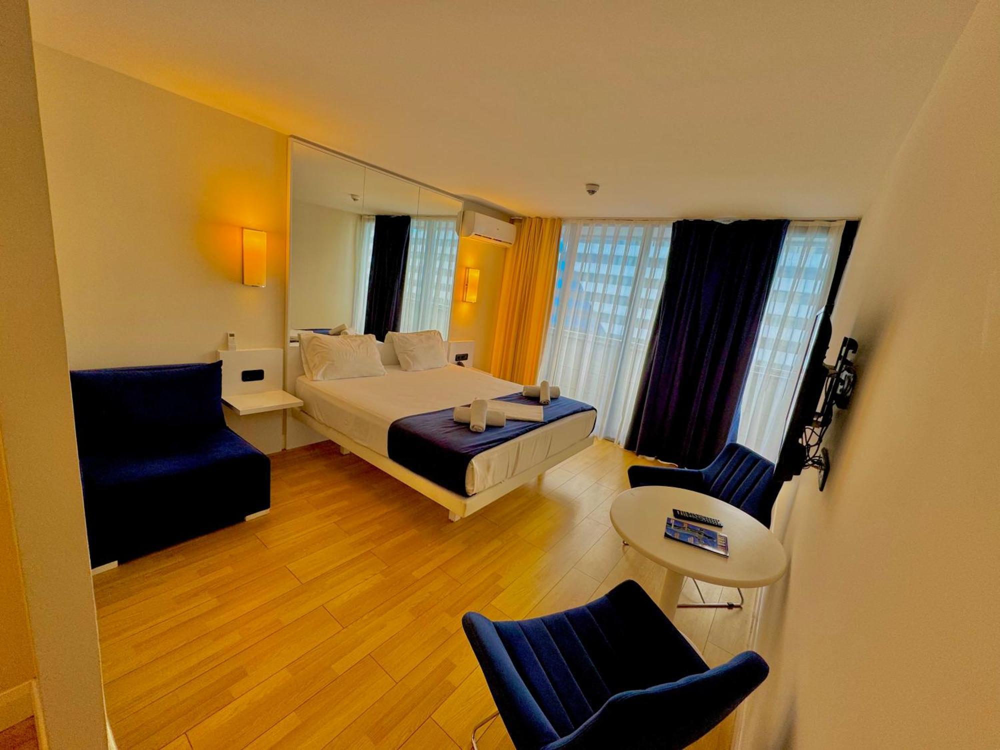 Vip Aparthotel Orbi City Sea View Batumi Exterior photo